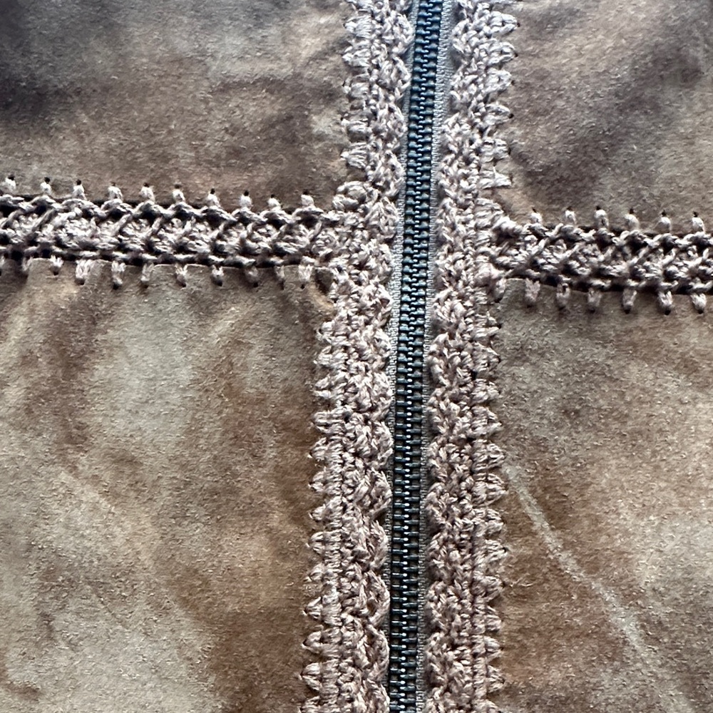 Cabela's Women's Brown Suede Zip Vest with Braided Trim - Picture 4 of 6